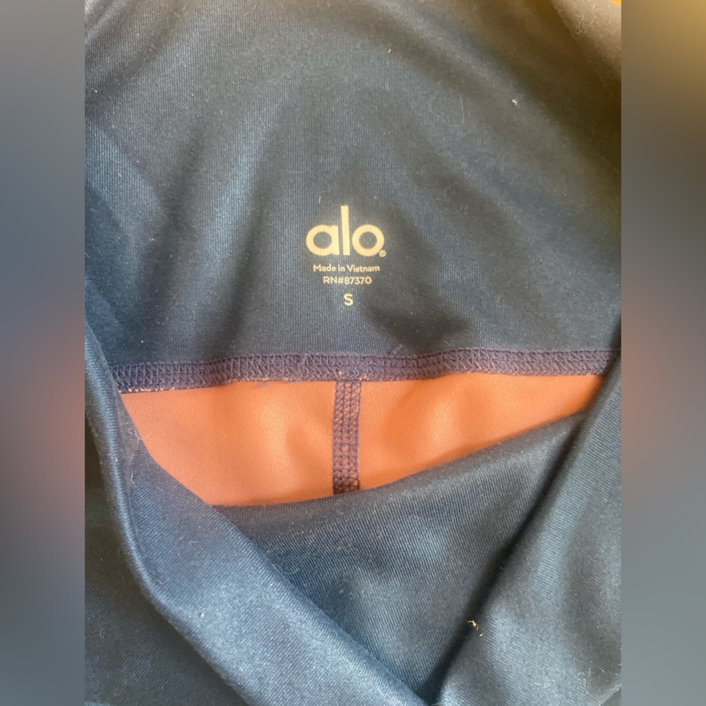 ALO High‎ Waist Airbrush Capris in Pink/Blue Ombre Size S - Picture 11 of 12
